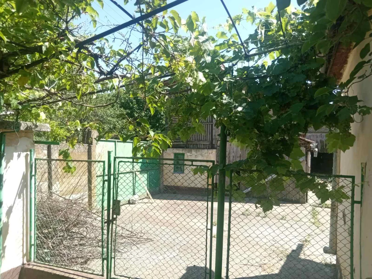 Дом на хорошей локации под дачу/ВНЖ /проживание. До Нови Сада 50 км.