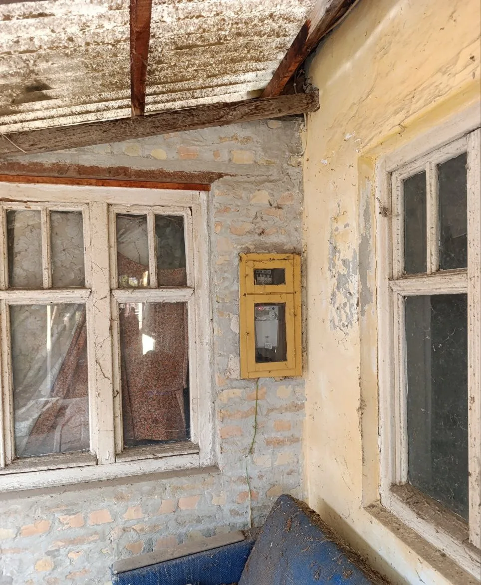 Дом с большим участком в центре села. 50 км до Нови Сада.